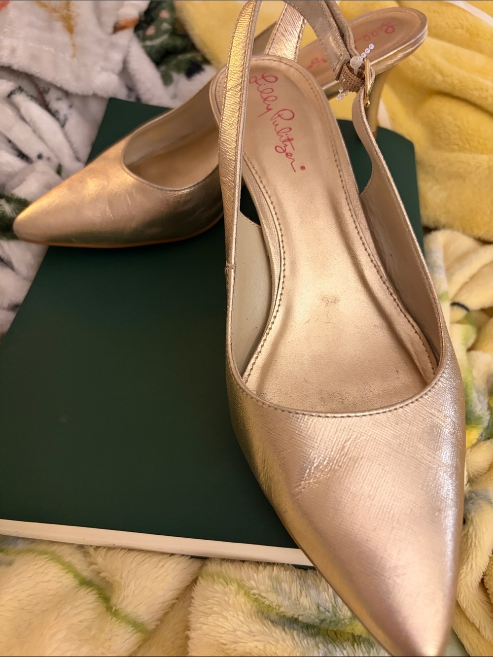 Lilly pulitzer Kat gold metallic adjustable kitten heel slingback pointed toe. 7